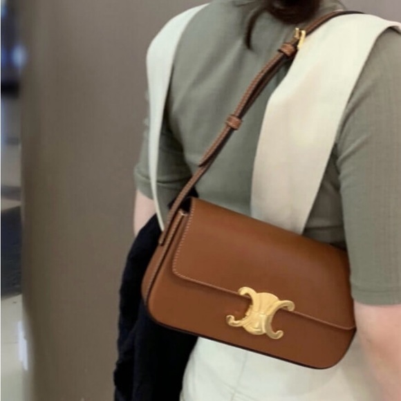 CELINE Triomphe Tan Brown Natural Calfskin Shoulder Bag - Picture 2 of 16